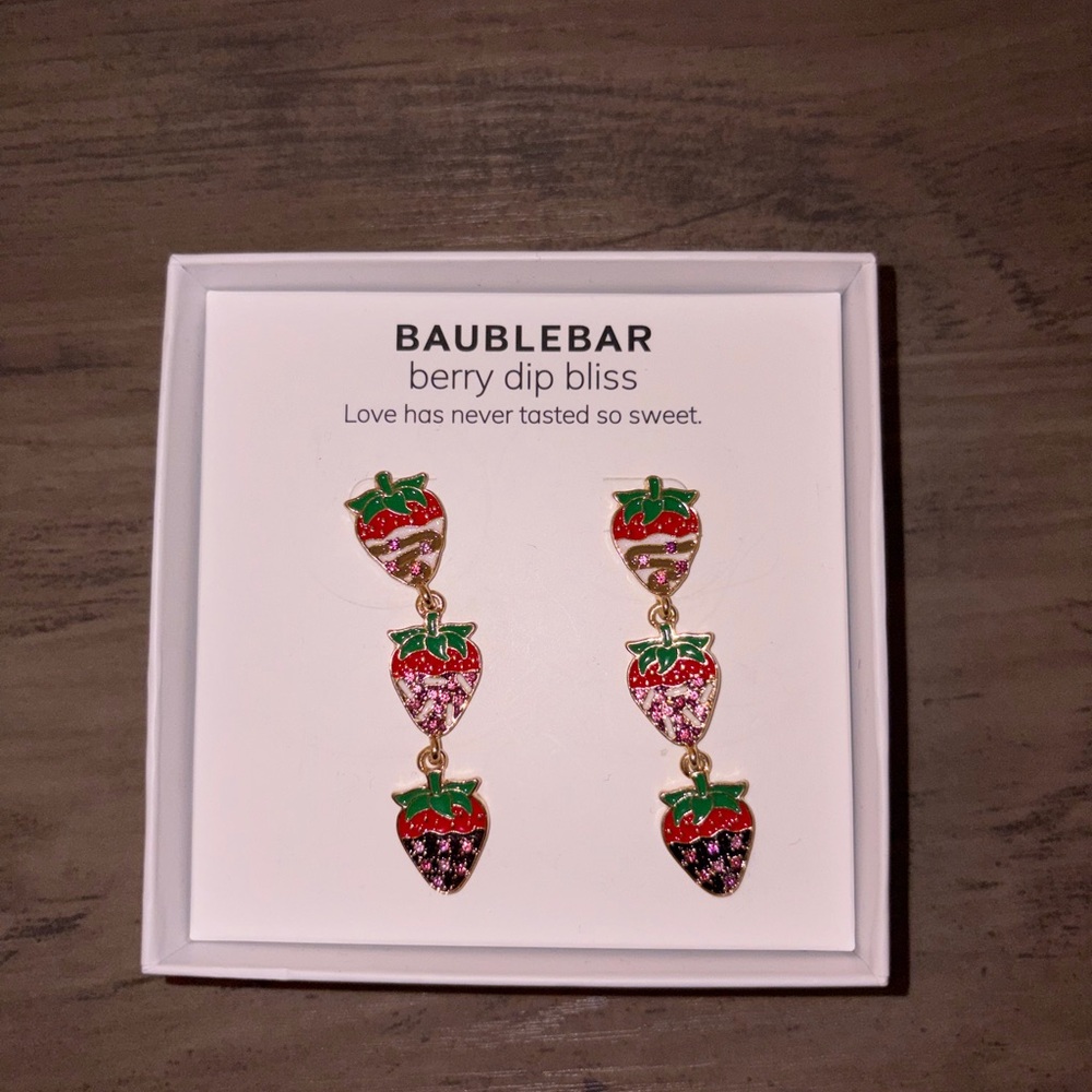 BaubleBar Strawberry Bliss Dangle Earrings NIB Crystal Fruit Statement